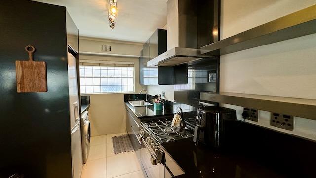 2 Bedroom Property for Sale in Sea Point Western Cape